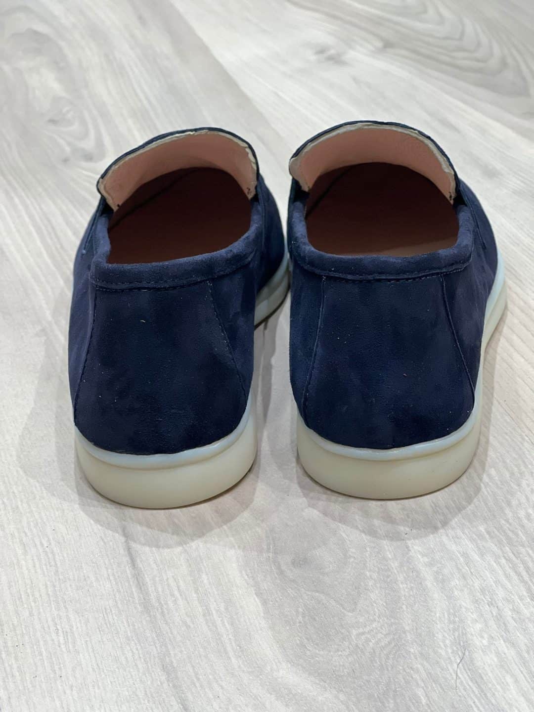 נעלי מוקסין מעור זמש בצבע כחול