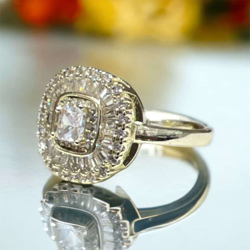 טבעת גולדפילד לנשים בשיבוץ אבנים שקופות